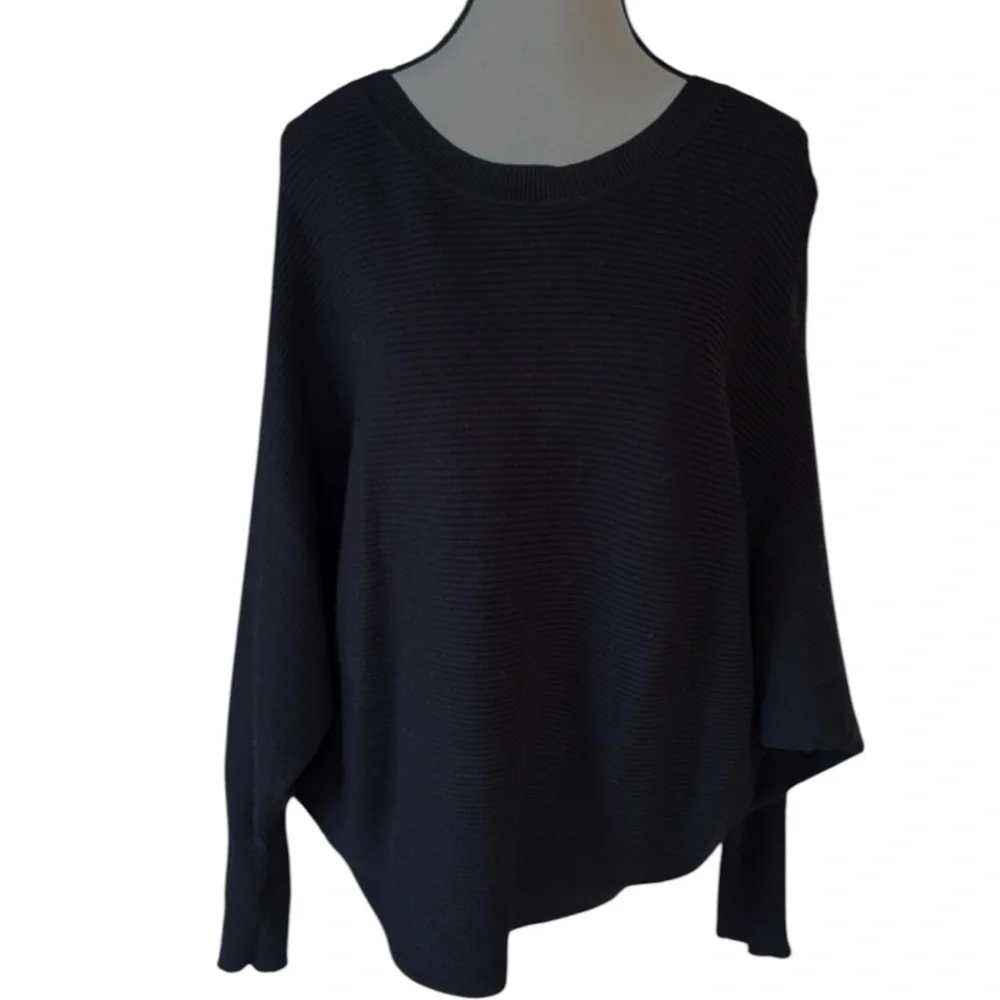 CARMEN by MARC VALVO ladies pull over a crewneck long sleeve black sweater MED - Picture 1 of 14